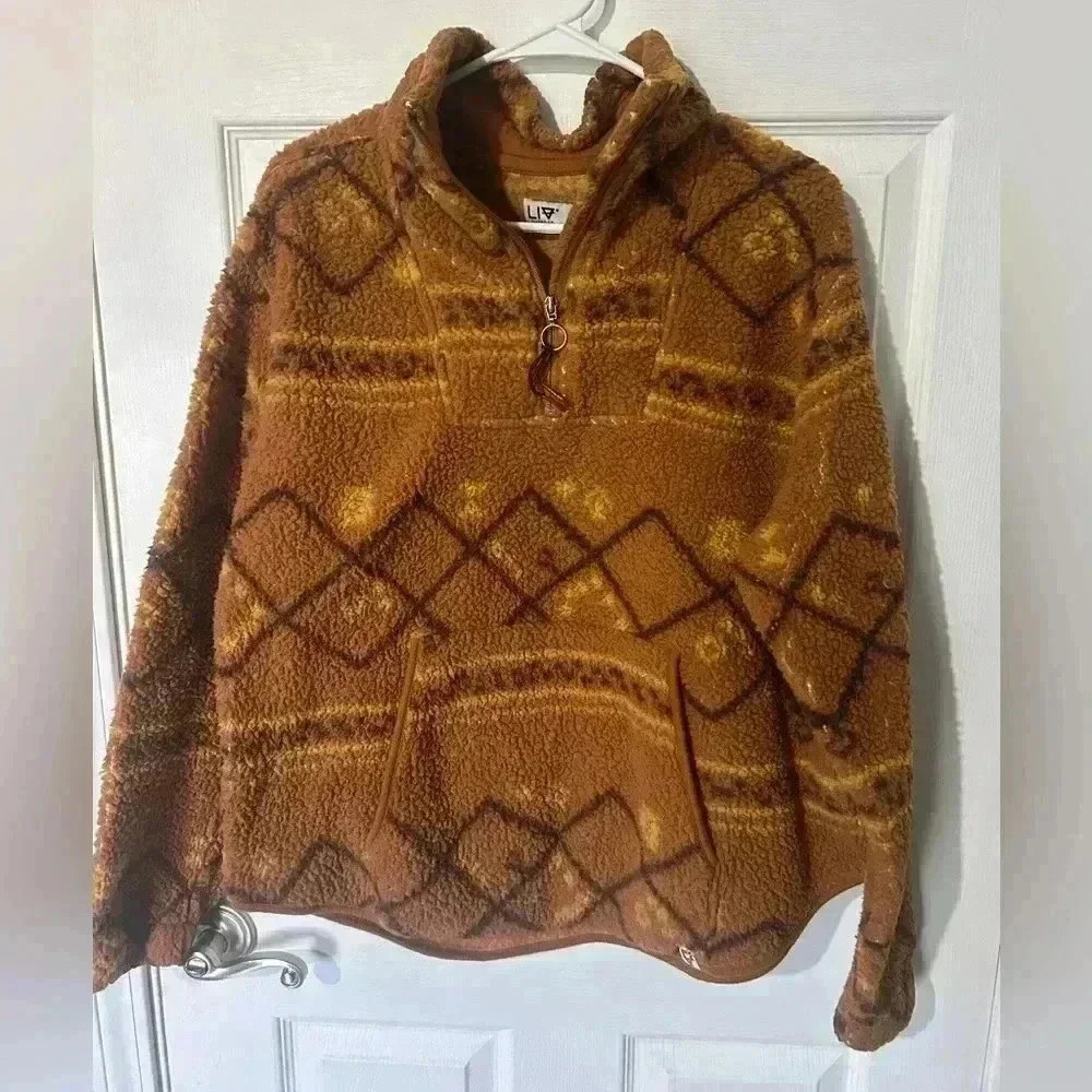 LIV Outdoor Aztec Fleece 1/4 zip Pullover. Size XL. Browns/Fuzzy/comfy.